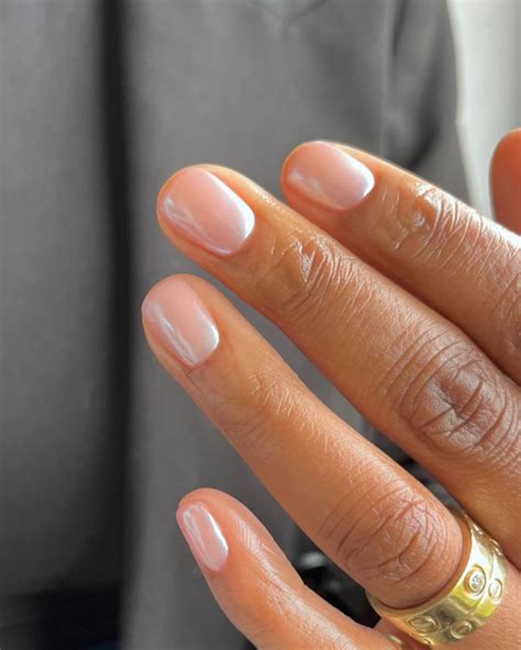 Neutral Chrome Nails Are 2024's Quintessential Minimalist Manicure in