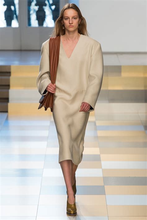 Jil Sander Fall 2017 Ready-to-Wear Collection Photos - Vogue | Casual ...