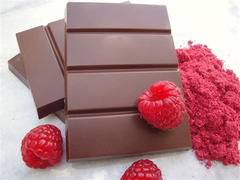 Flavoring chocolate | Pastry Chef -Author Eddy Van Damme