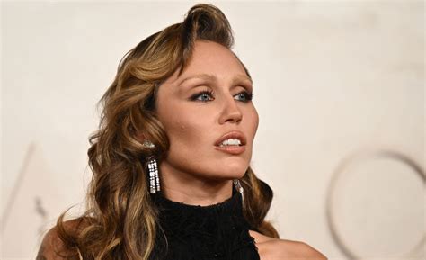 ‘Hago las cosas a mi manera’: Miley Cyrus y su sinceridad al hablar