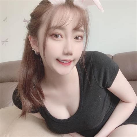 W Mariy - YouTube