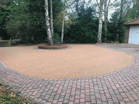 The Benefits of Resin Driveways for Businesses - Zenith Driveways