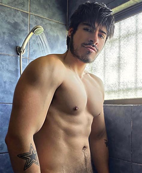 Good shower : r/PecsAndPecBouncing
