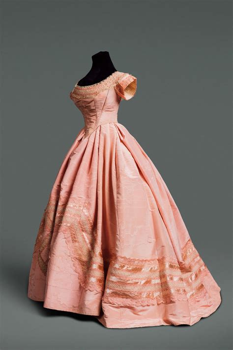 History Of Dress Forms at Lynn Burk blog