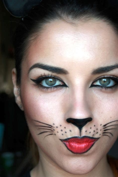 20 Girly Halloween Makeup to Look Amazing - Flawssy