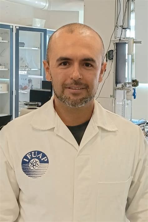 Felipe Pacheco de la BUAP es galardonado con el premio “Jorge Lomnitz