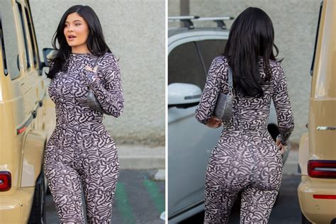 Kylie Jenner shows her shape in a print jumpsuit and more star snaps ...