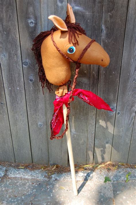 How to Make a Hobby Horse - whileshenaps.com