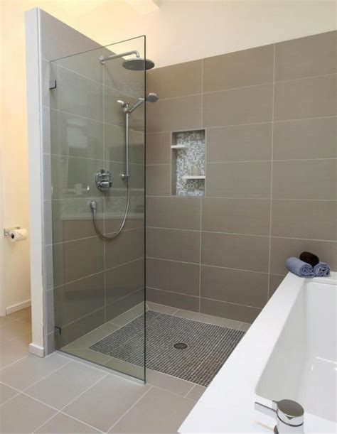 20 Modern Bathrooms With Glass Showers