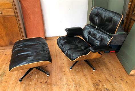Lounge Chair mit Ottoman von Charles & Ray Eames für Vitra ...