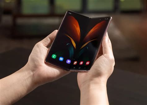 Samsung Bu Yıl 7 Milyondan Fazla Katlanabilir Telefon Üretecek!