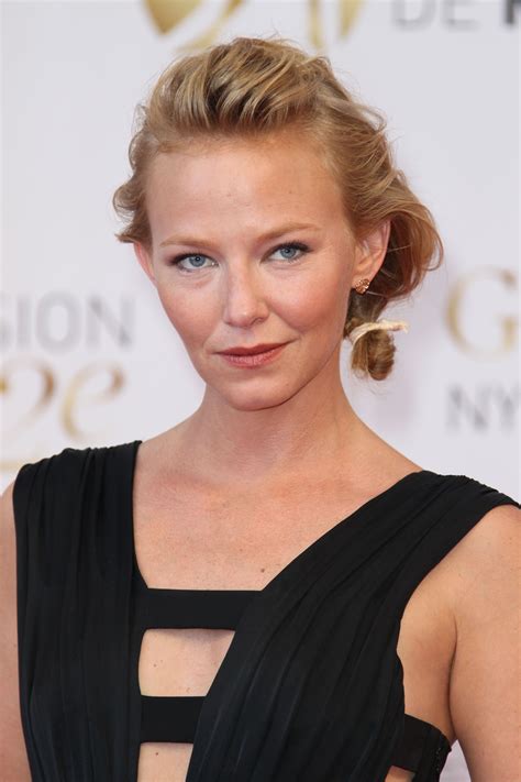 Pictures of Kelli Giddish