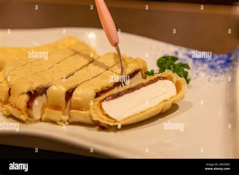 taiyaki traditional fish shaped japanese dessert stock photo alamy
