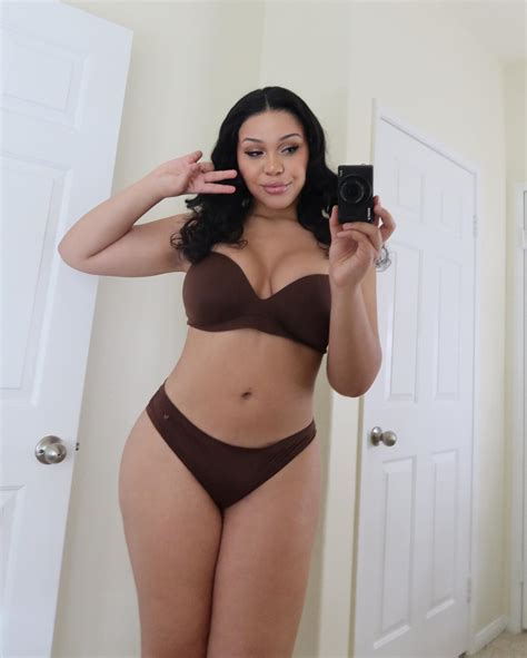 Zaya (@zayaperysian) • Instagram photos and videos