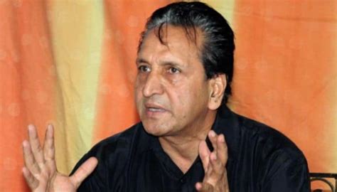 pakistan spin legend abdul qadir breathes   aged