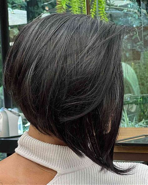 Stylists argue over the medium length layered bob haircut