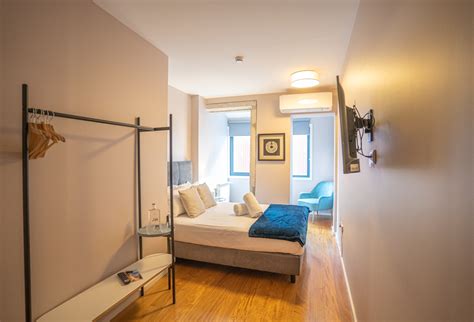 Double Room - Alibi by YoursPorto