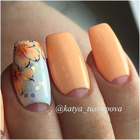 Персиковый маникюр - новинки фото дизайна гель-лаком | Floral nails ...