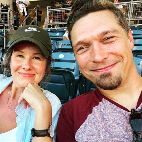 Hanson singer asked crew to pluck now-wife from crowd of fans | New