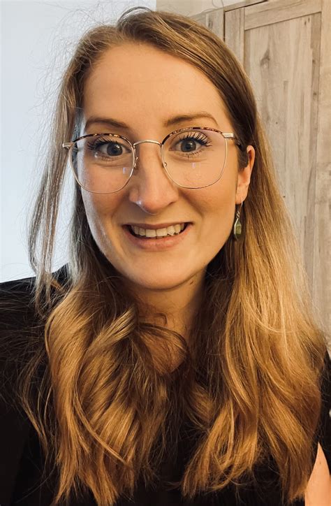 Emily Sutton's Instagram, Twitter & Facebook on IDCrawl