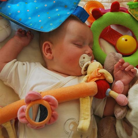 Kinds of Teething Pacifiers for Newborn Babies