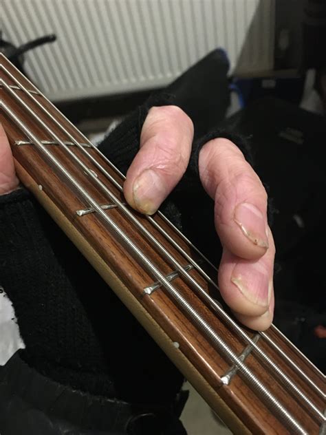 Pinky Hate Club - Technique - BassBuzz Forum