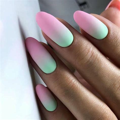 Эффектный градиент на ногтях в разных оттенках 2020 | Ombre acrylic ...