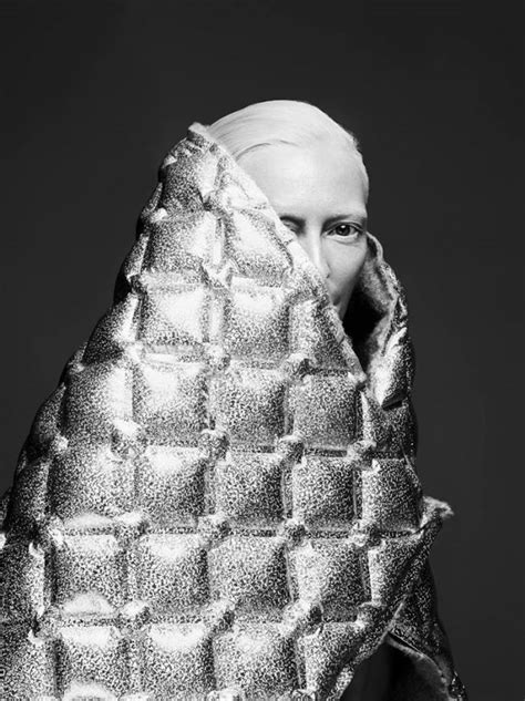 Тильда Суинтон для корейского Vogue