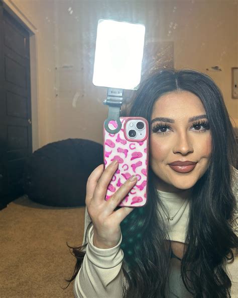 sending love xoxo 💋🥹