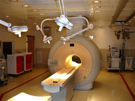 Electromagnetic Fields in High-Resolution Imaging: A Deep Dive into