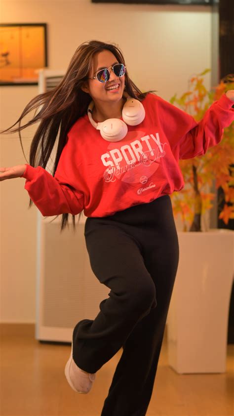 Nikita bhardwaj | Demanding song 🎶 🔥🔥 #trending #viral #explore #reels