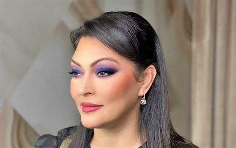 Водителката Татјана никогаш посреќна и поубава, и партнерот Михаил си ...