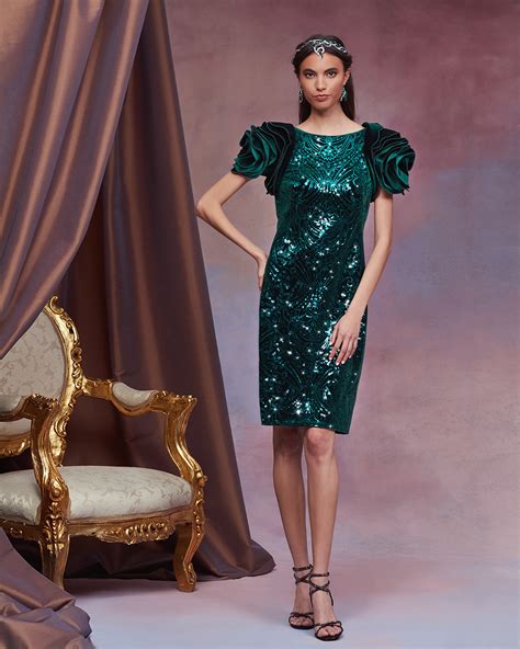 Tadashi Shoji RTW Fall 2023 [PHOTOS]