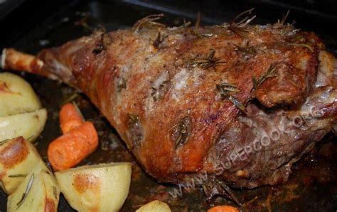 Баранина с розмарином и чесноком. Баранья ножка запеченная в духовке ...