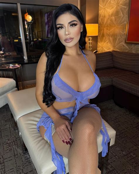 Instagram video by Vianey Frias • Dec 31, 2024 at 11:44 AM