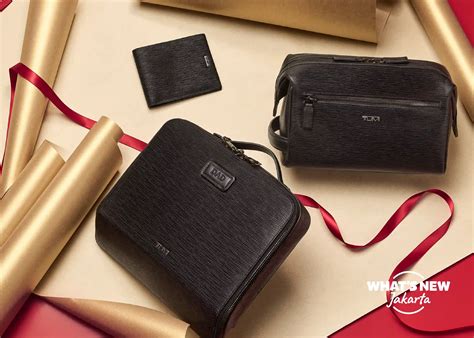 TUMI “GIFT JOY” HOLIDAY SEASON