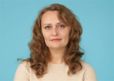 23 Ideal Hairstyles for Square-Faced Women Over 50