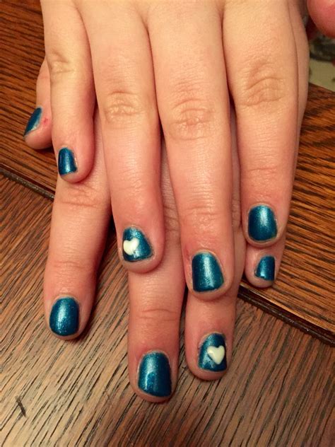 Blue with white hearts | Blue nails, Nails, Blue heart