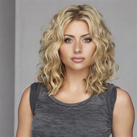 Download Aly Michalka - Gorgeous portrait of the talented actress and
