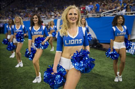 NFL Preseason Week 2 – The Detroit Lions Cheerleaders – Ultimate