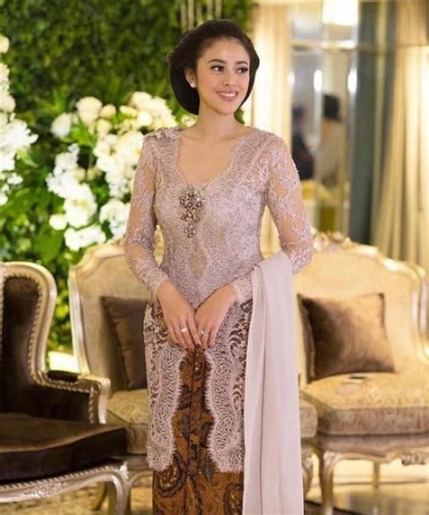 mengenal  jenis kebaya tradisional klasik indonesia  makin eksis