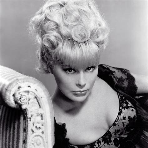 エルケ・ソマー（Elke Sommer）・・・・美女落ち穂拾い221105 : 夜ごとの美女