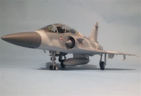 m2000b3.jpg