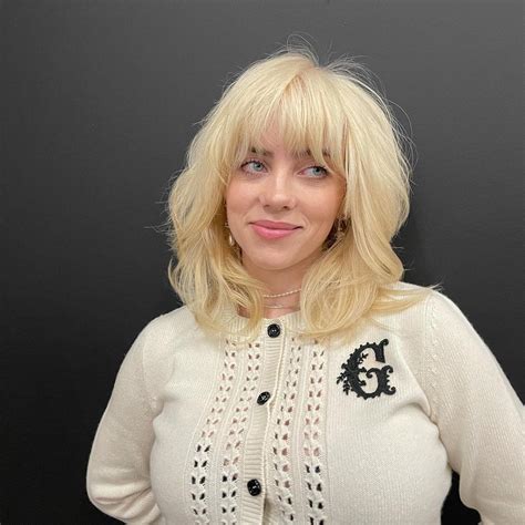 Billie Eilish : r/StrokeItToCelebs