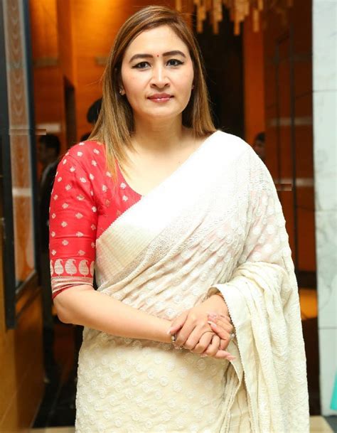 Indian Badminton Player Jwala Gutta Photos In White Saree - Glamorous ...