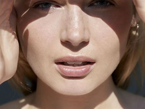 SAVE YOUR SKIN FROM HUMID WEATHER WITH 5-EASY STEPS – QED Skincare