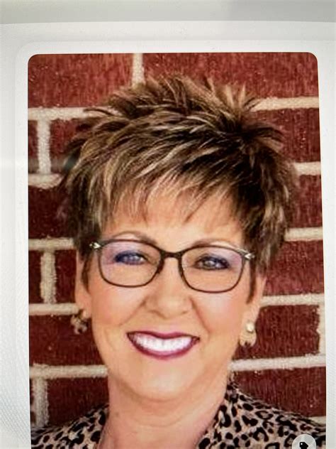 Short Hair Over 60, Short Hair Older Women, Short Sassy Haircuts, Funky