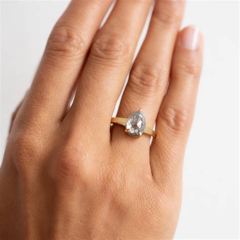 Open media 1 in modal