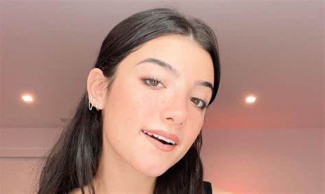 Чарли Д’Амелио устала от ТикТока 😓 | theGirl