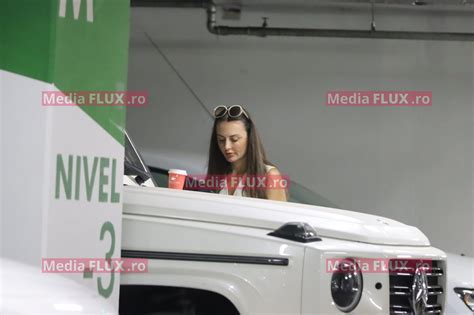 Vika Jigulina, aroganță marca 100.000 de euro. DJ-ița se răsfață cu o